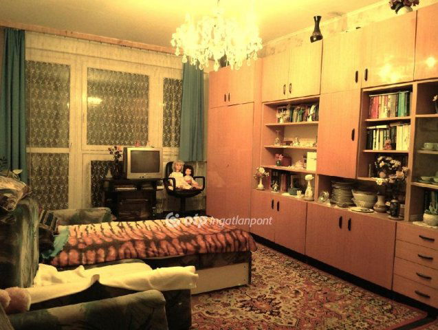 Eladó panellakás, Székesfehérvárott 52.5 M Ft, 1+1 szobás