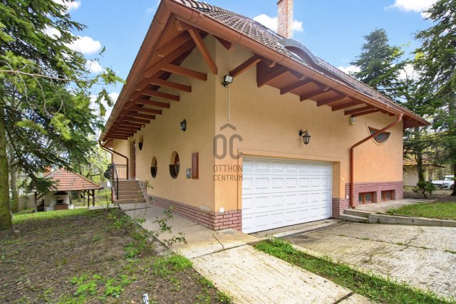 Eladó családi ház, Leányfaluban 199 M Ft, 8 szobás