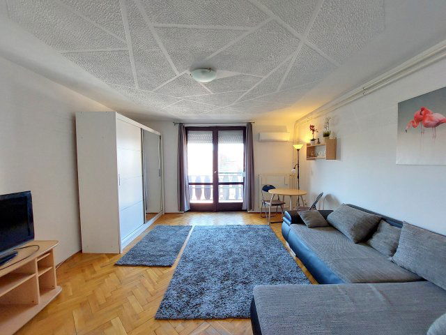 Eladó téglalakás, Szegeden, Csongrádi sugárúton 37.99 M Ft