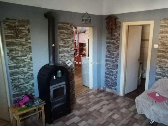 Eladó családi ház, Vönöckön 23 M Ft, 4 szobás