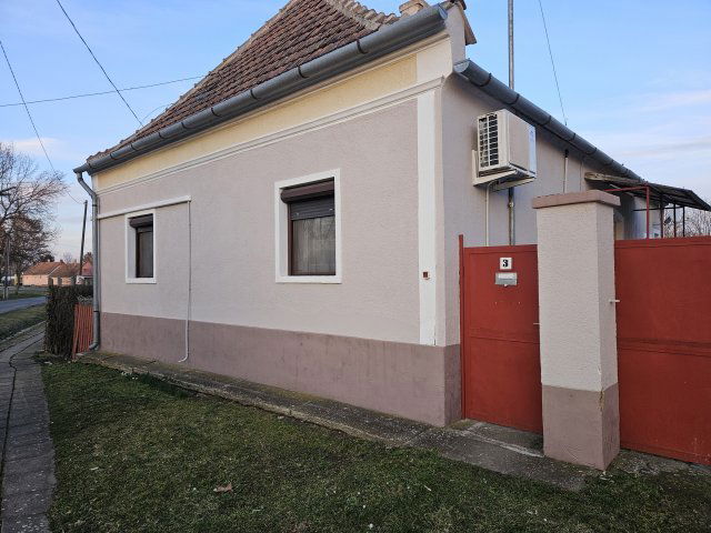 Eladó családi ház, Pápasalamonon 21 M Ft, 3 szobás