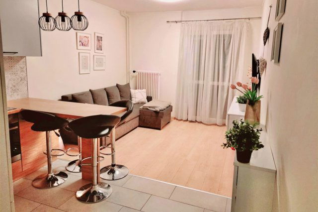 Eladó panellakás, Székesfehérvárott 58.75 M Ft, 1+2 szobás