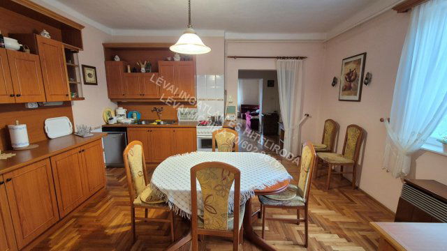 Eladó családi ház, Békéscsabán 45.5 M Ft, 4 szobás