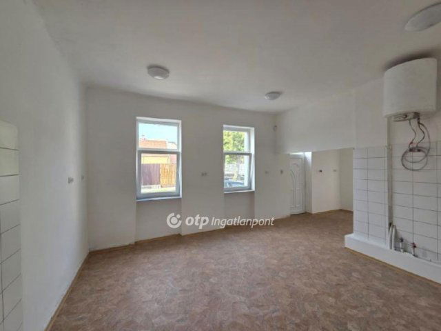 Eladó üzlethelyiség, Budapesten, XX. kerületben 39.99 M Ft