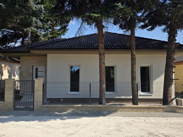 Eladó családi ház, Érden 94.9 M Ft, 4 szobás