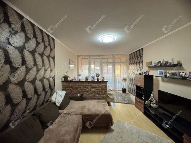 Eladó panellakás, Sárváron 47.5 M Ft, 2 szobás