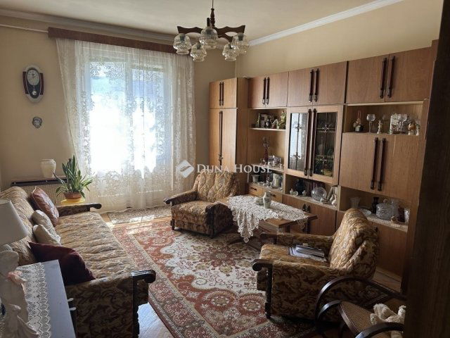 Eladó téglalakás, Kecskeméten 53 M Ft, 2 szobás