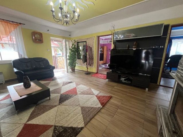 Eladó családi ház, Taksonyon 104.9 M Ft, 5 szobás