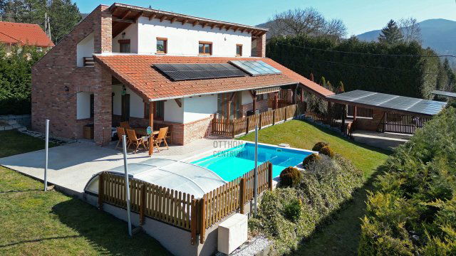 Eladó családi ház, Csobánkán 139.9 M Ft, 5 szobás