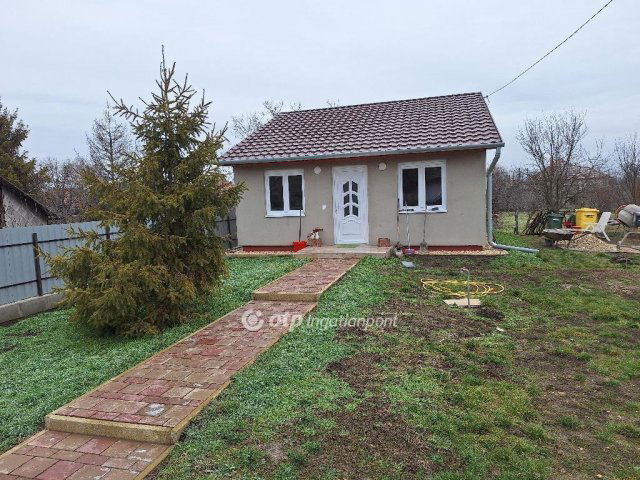 Eladó családi ház, Tiszaörsön 23.5 M Ft, 1 szobás