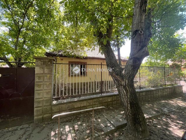 Eladó családi ház, Kecelen 31.5 M Ft, 2 szobás