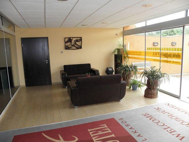 Eladó nyaraló, Zalakaroson 1524.9 M Ft, 44 szobás