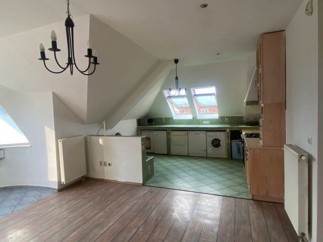 Eladó téglalakás, Tatabányán 70 M Ft, 4 szobás