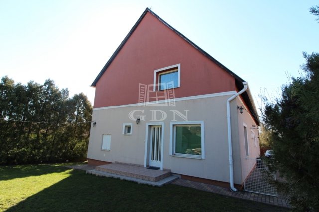 Eladó ikerház, Érden 195 M Ft, 10 szobás / költözzbe.hu