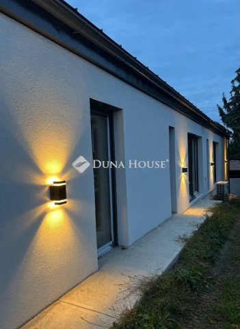 Eladó családi ház, Diósdon 265 M Ft, 5 szobás