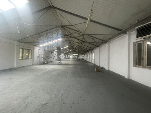 Kiadó ipari ingatlan, Kecskeméten 1600 E Ft / hó
