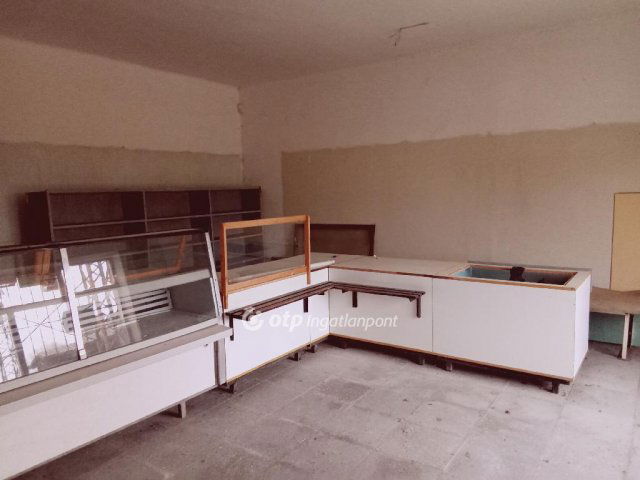 Eladó üzlethelyiség, Uszkán 16 M Ft / költözzbe.hu