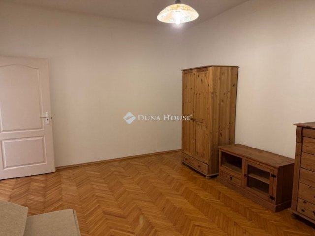 Eladó téglalakás, Szigetszentmiklóson 45.9 M Ft, 1 szobás