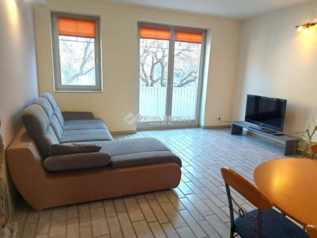 Kiadó téglalakás, albérlet, Kecskeméten, Nyíl utcában