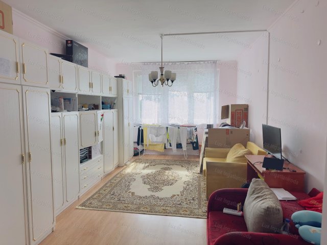 Eladó panellakás, Tatabányán 38.9 M Ft, 2 szobás