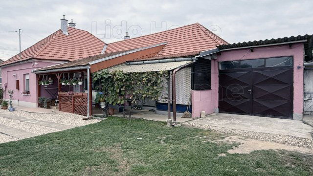 Eladó családi ház, Marcaliban 46 M Ft, 5 szobás