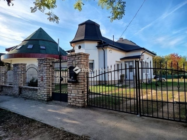 Eladó családi ház, Budapesten, XVIII. kerületben 134.9 M Ft