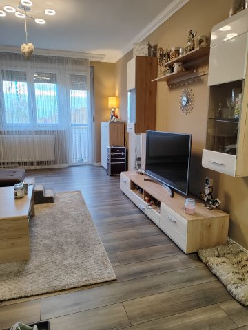 Eladó téglalakás, Szekszárdon 45.8 M Ft, 1+2 szobás