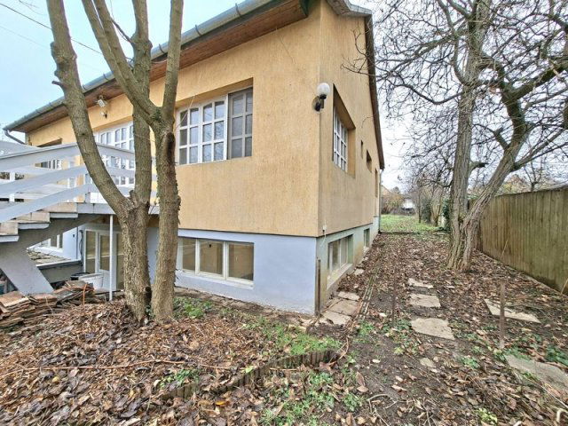 Eladó családi ház, Érden 114.9 M Ft, 8 szobás