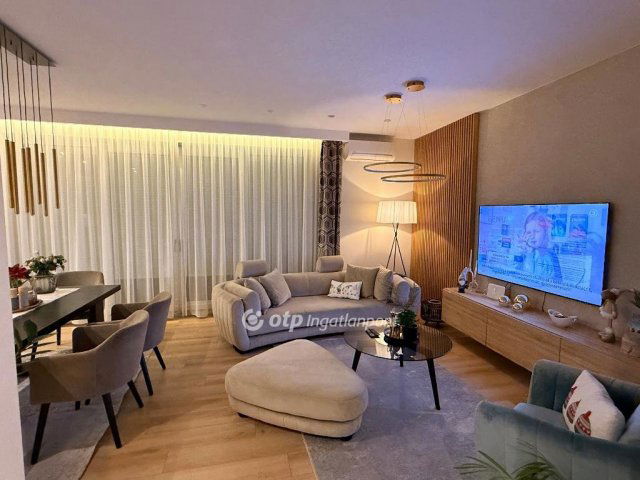 Eladó téglalakás, Pécsett 119 M Ft, 3+1 szobás