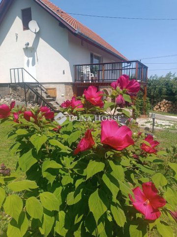 Eladó családi ház, Pécsett, Középgyükési úton 79.9 M Ft