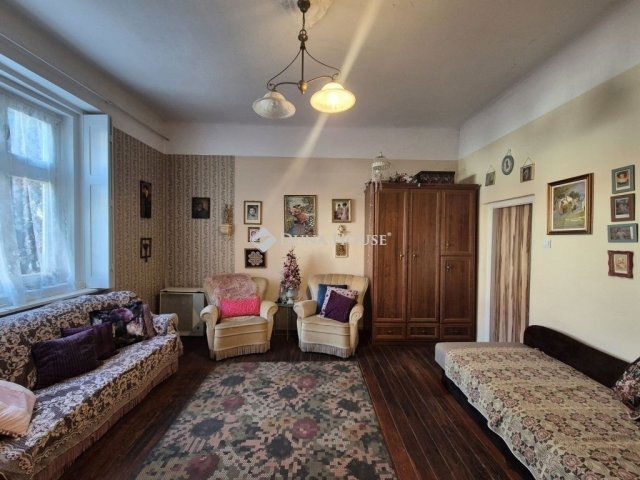 Eladó családi ház, Kecskeméten 64.99 M Ft, 3 szobás