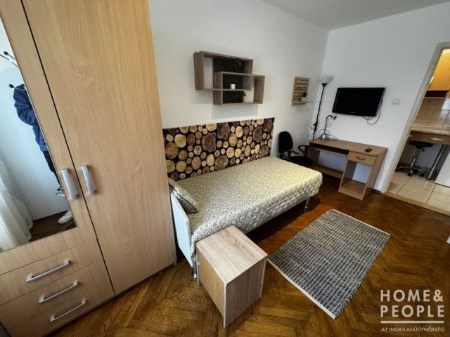 Eladó téglalakás, Szegeden 53 M Ft, 2 szobás