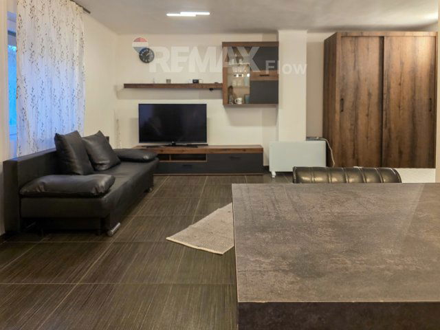 Kiadó téglalakás, albérlet, Pécsett 160 E Ft / hó, 1 szobás