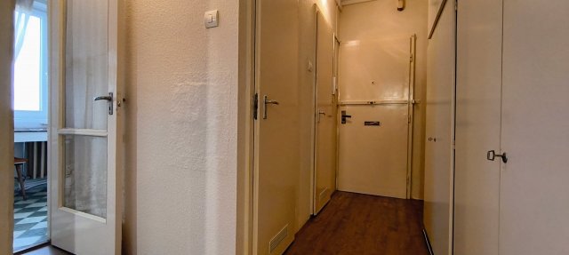 Eladó panellakás, Békésen 16.5 M Ft, 2 szobás