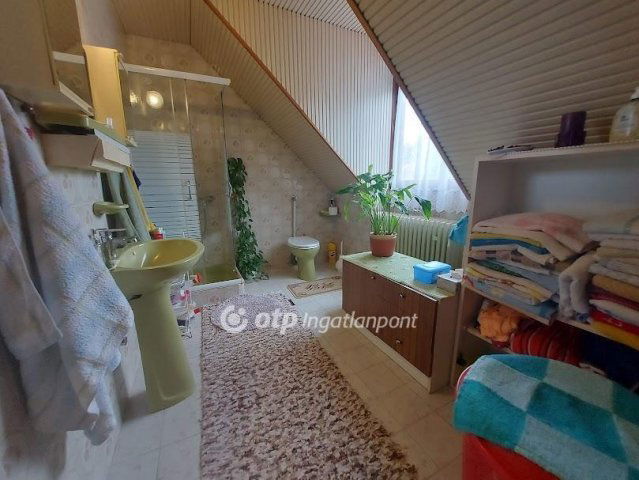 Eladó családi ház, Szigetváron 59.8 M Ft, 5 szobás