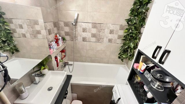 Eladó panellakás, Kecskeméten 44 M Ft, 3 szobás