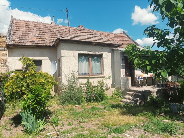 Eladó családi ház, Lesenceistvándon 18.9 M Ft, 2 szobás