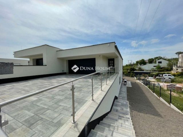 Eladó ikerház, Balatonfüreden 249.9 M Ft, 4 szobás