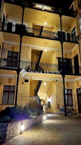 Eladó téglalakás, Budapesten, VI. kerületben 115 M Ft, 3 szobás