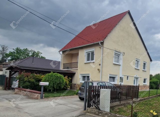 Eladó családi ház, Ácson 84.9 M Ft, 4 szobás