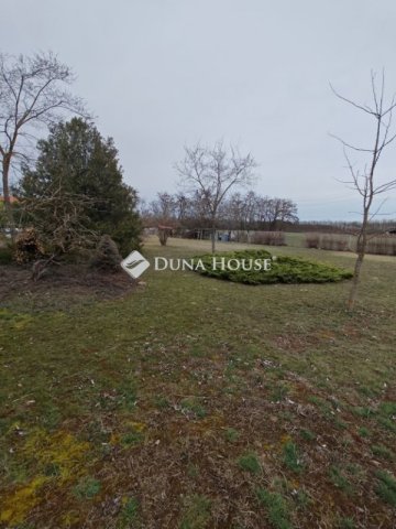 Eladó mezogazdasagi ingatlan, Csemőn 30 M Ft, 2+1 szobás