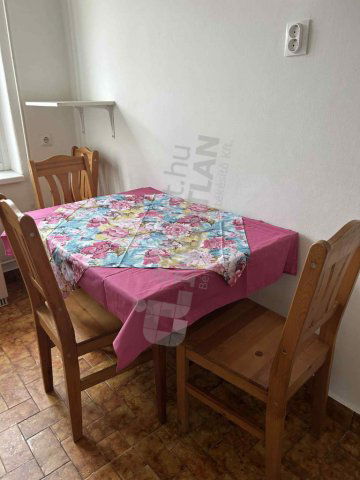 Kiadó téglalakás, albérlet, Budapesten, XVIII. kerületben