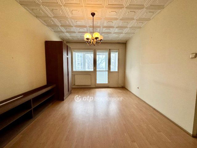 Eladó panellakás, Győrött 52 M Ft, 2+1 szobás