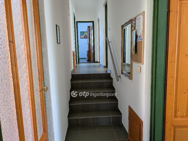 Eladó családi ház, Hajdúszoboszlón 228 M Ft, 9+1 szobás