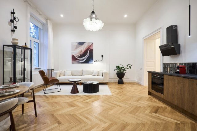 Eladó téglalakás, Budapesten, VI. kerületben, Podmaniczky utcában