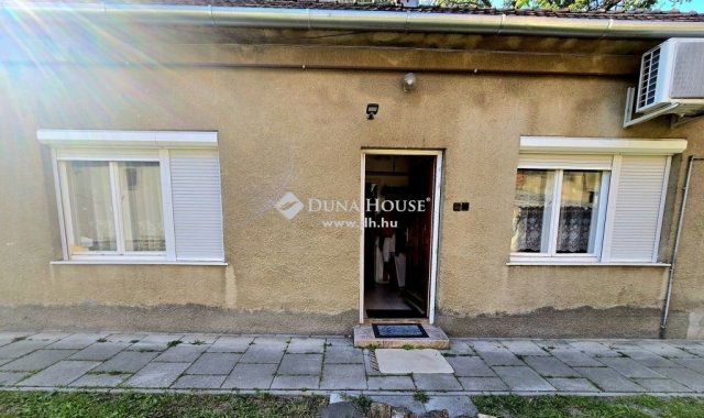 Eladó téglalakás, Siklóson 24.9 M Ft, 2 szobás