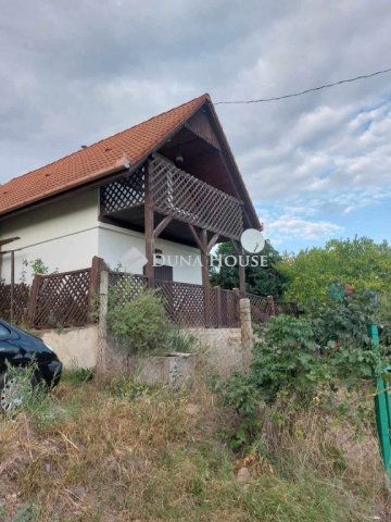 Eladó családi ház, Pécsett, Rizling dűlőn 12 M Ft, 2 szobás