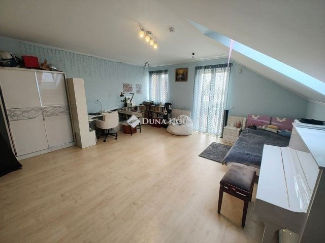 Eladó családi ház, Szegeden 184 M Ft, 5 szobás