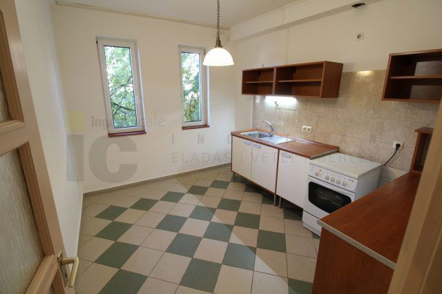 Kiadó téglalakás, albérlet, Szegeden, Árvíz utcában, 2 szobás