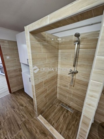 Eladó családi ház, Zalakaroson 85.9 M Ft, 4 szobás